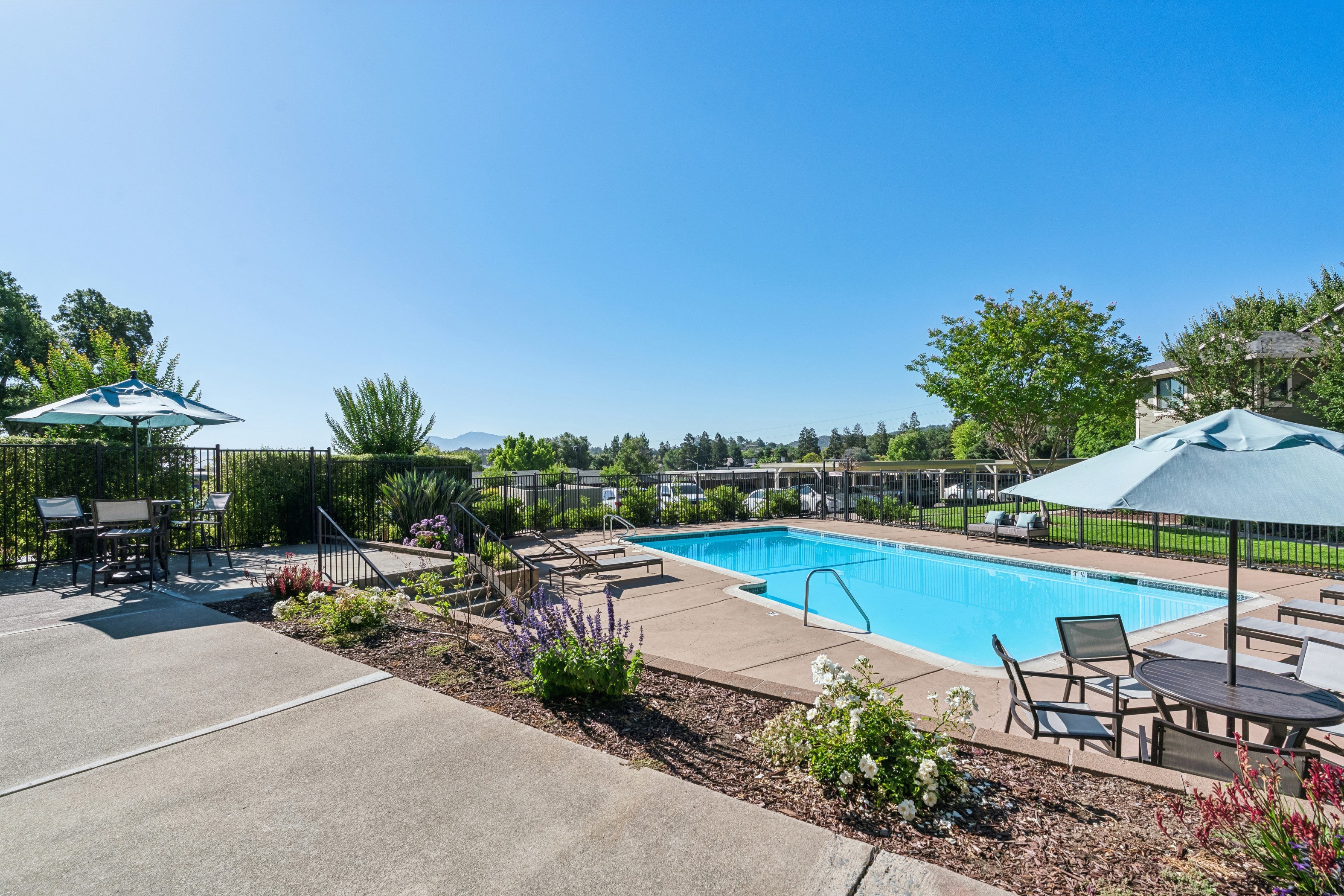 Ridgecrest Apartment Homes photo 2